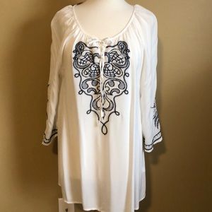 Monereno blouse NWT